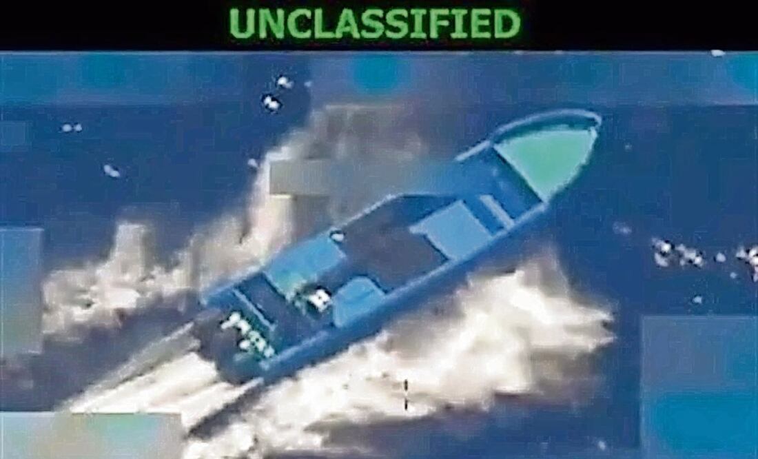En un video publicado por Pete Hegseth, secretario de Guerra de Estados Unidos, se ve un pequeño bote. Varios segundos después, explota. Foto: Especial