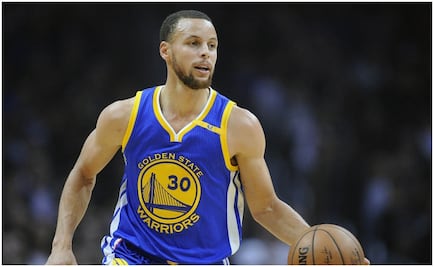 Stephen Curry marca nuevo récord de triples en la NBA