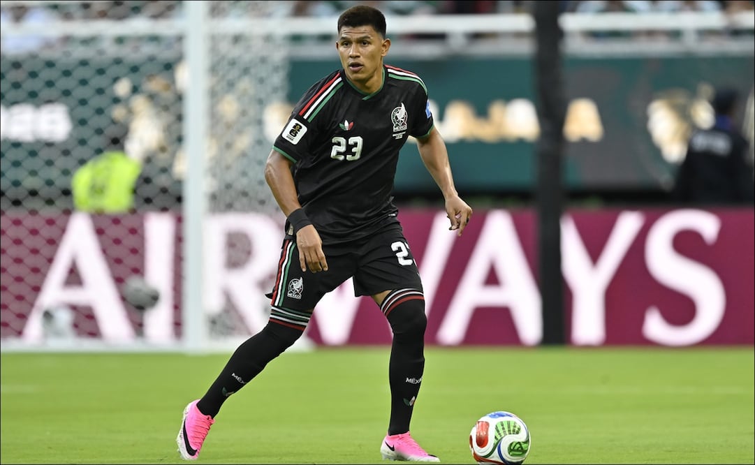 Jesús Gallardo recibió conmovedora ovación en vuelo comercial: "Gracias por llevar el nombre de México tan alto" / FOTO: Imago7