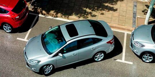 Aprende a estacionarte en paralelo como un experto