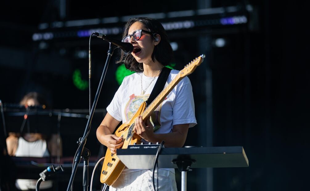 La banda se encargó de poner el ambiente y llenó el escenario. Foto: Hugo Salvador/ EL UNIVERSAL.