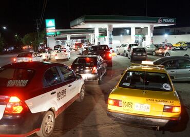 Realizan compras de pánico por desabasto de combustible en Oaxaca