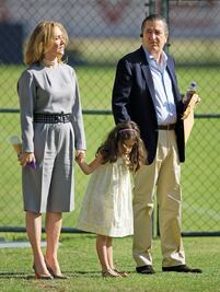 Vergara gana batalla por sus hijas a Angélica