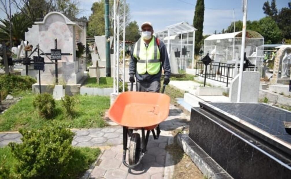Recolectan 388 metros cúbicos de basura en trabajos de limpieza de cementerio en Iztacalco 