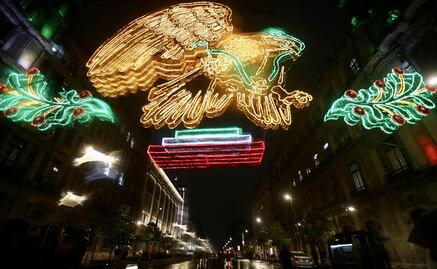 Inauguran el alumbrado del Zócalo de CDMX para celebrar la Independencia de México