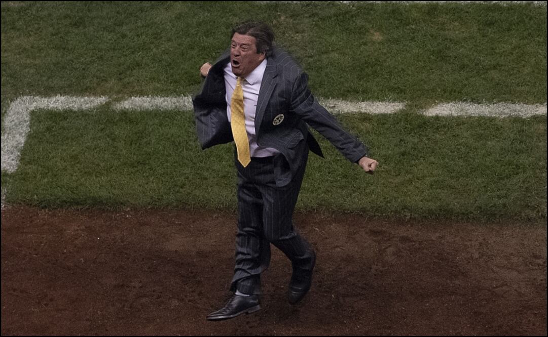Miguel Herrera celebra el primer gol del América en la final ante Cruz Azul. Foto: Imago7