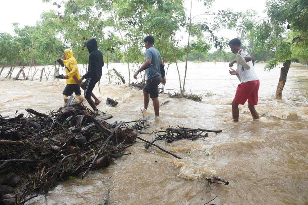 Decenas de personas se han visto afectadas por el desbordamiento del Río Verde; varias comunidades se encuentran incomunicadas. (Foto: Edwin Hernández)