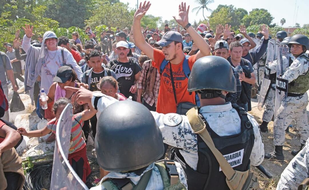 En las caravanas de 2020, elementos de la GN salieron a frenar a los migrantes. Fotos: ARCHIVO EL UNIVERSAL