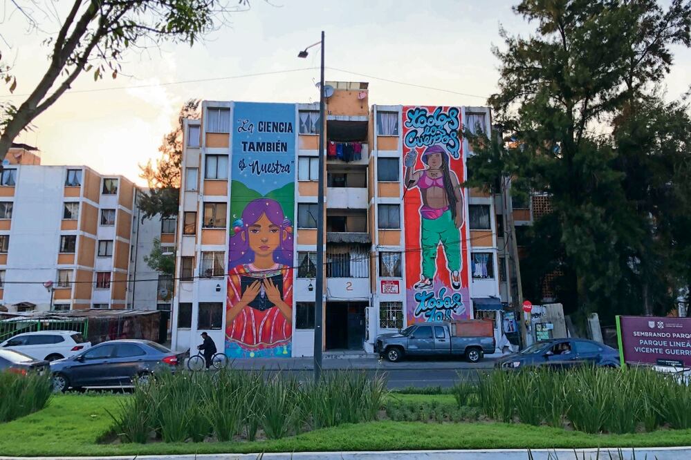 La alcaldía Iztapalapa inauguró el Corredor Cultural Siemprevivas, conformado por 11 murales con temas contra la violencia de género y la igualdad, y con los rostros de destacadas mujeres mexicanas. Foto: Diego Simón / EL UNIVERSAL
