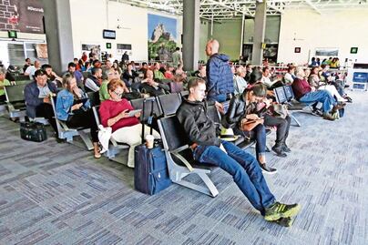 Aerolíneas deben reembolsar a clientes afectados por demoras