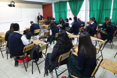 Maestros de Michoacán desisten del paro de la CNTE por reforma educativa