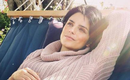 Aislinn Derbez revela que espera una niña