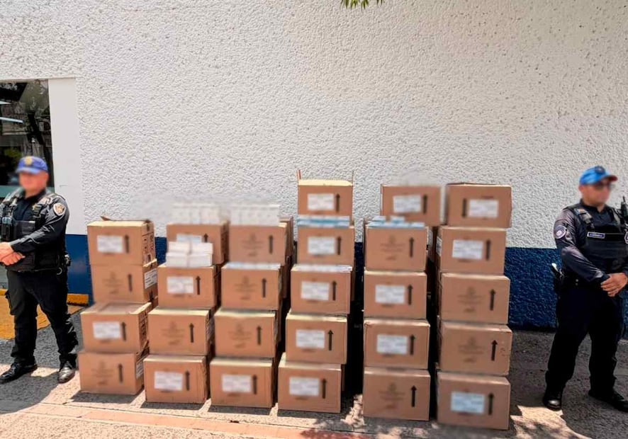 La SSC informó que el detenido estaba en posesión de 77 cajas selladas de Norapred, 21 cajas individuales de Cefpodoxima y 101 cajas de Clexane. Foto: Especial