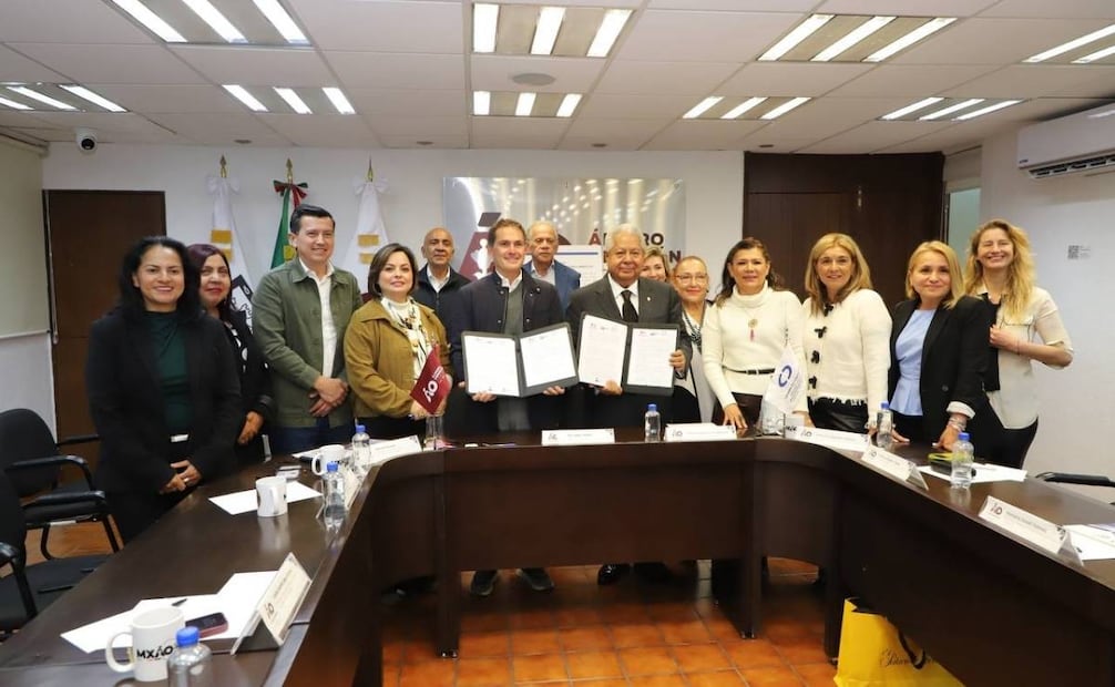 El esquema contempla la entrega de 100 becas de capacitación dirigidas a abarroteros. | Foto: Especial.