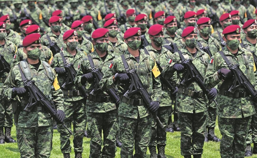 Para erradicar los casos de violencia sexual en las Fuerzas Armadas se debe terminar con la impunidad, aplicar controles estrictos, capacitar en materia de derechos humanos y aumentar las penas a quienes cometan estos ilícitos, dicen expertos.