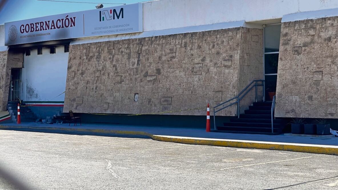 Por el incendio en una estación del INM en el que murieron 40 migrantes, la CNDH soli- citó al instituto inscribir a los afectados en el Registro Nacional de Víctimas. Foto: Archivo / EL UNIVERSAL