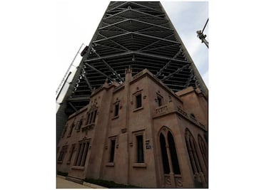 Torre Reforma: el contraste entre lo antiguo y lo moderno
