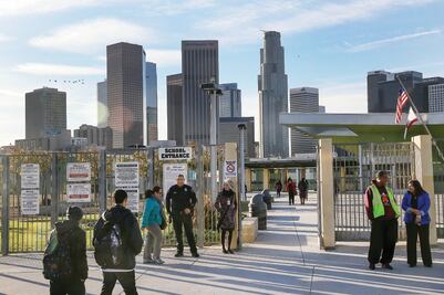 Escuelas de Los Ángeles vuelven a la normalidad