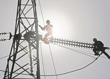 "Descifrando los desafíos", análisis sobre la reforma eléctrica de AMLO