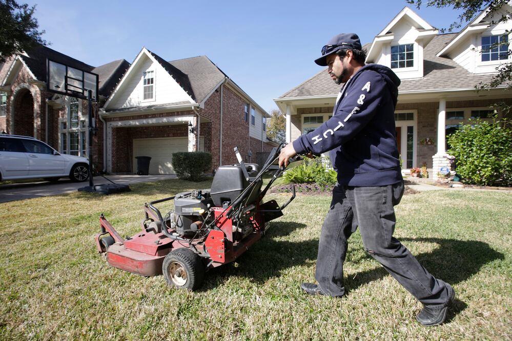 José Guerrero, migrante de puebla que vive desde hace mas de 10 años en Houston EU, regresa a su tierra en México a pasar las fiestas navideñas