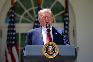 Trump anuncia un alto el fuego de 3 días entre Rusia y Ucrania; entra en vigor este sábado