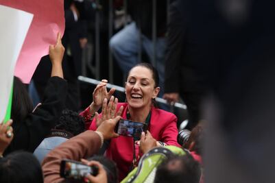 Claudia saludó y saludó al llegar a su primer informe de Gobierno