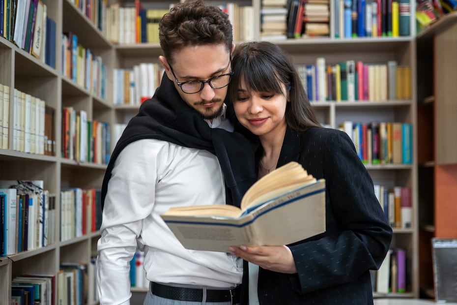 El Día del libro celebra a la literatura universal. Foto: Freepik