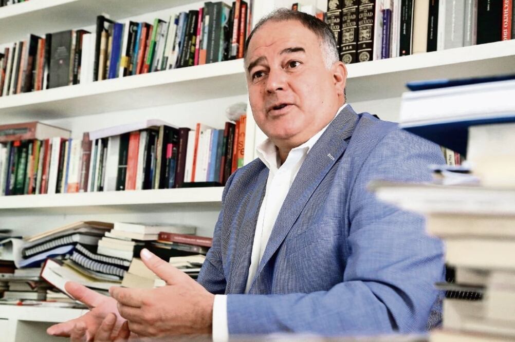 El columnista de este diario asegura que las intimidaciones no impedirán que siga escribiendo y denuciando (ARCHIVO EL UNIVERSAL)