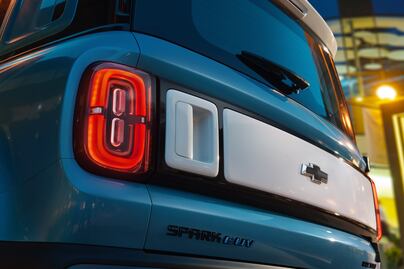 Mercado de autos eléctricos es más "natural" gracias a Trump, dice General Motors