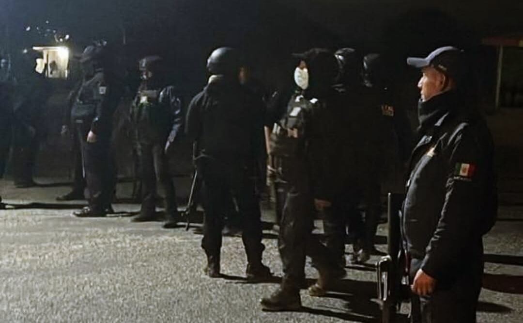 Detienen a 92 policías municipales en Chiapas por motín y vínculos con bloqueos ilegales. Foto: Especial