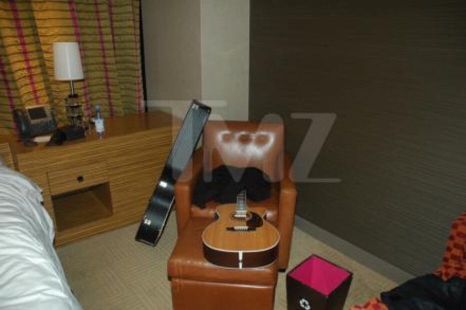 TMZ revela fotos del cuarto en el que se suicidó Chris Cornell