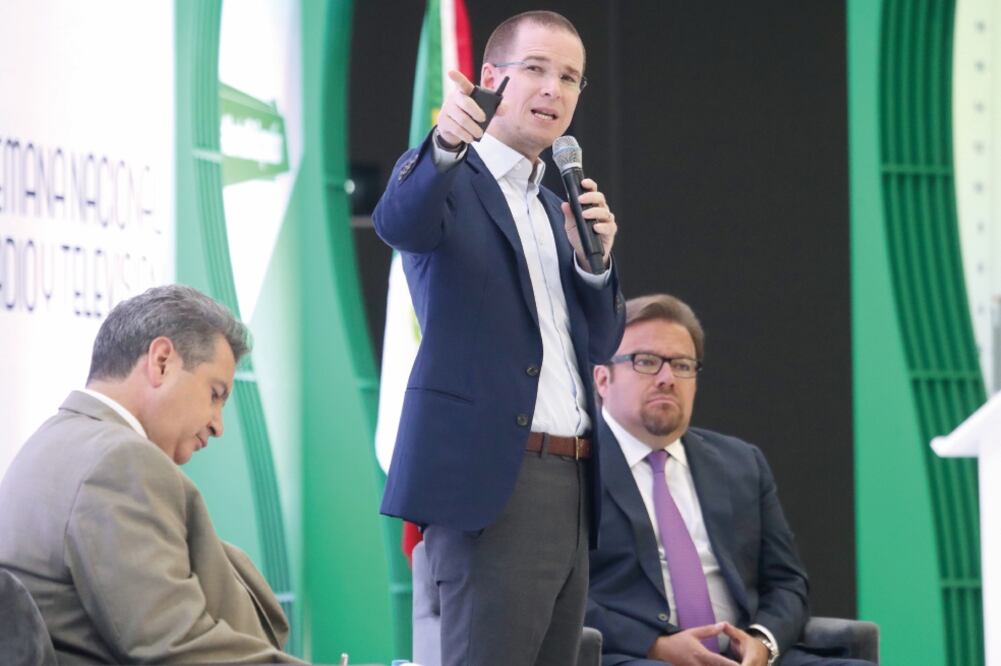 El abanderado del Frente, Ricardo Anaya, participó en la 59 Semana Nacional de la Radio y Televisión, que organiza la CIRT. (ARIEL OJEDA. EL UNIVERSAL)