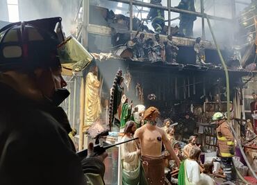 Bomberos controlan incendio en Mercado de Sonora