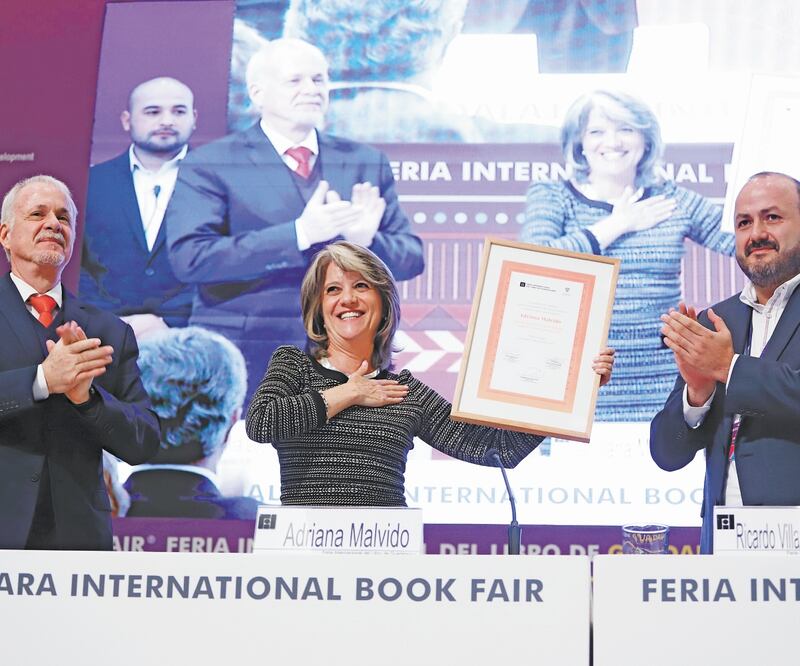 En su discurso, Adriana Malvido demandó que dejen de matar periodistas en México. BERENICE FREGOSO. EL UNIVERSAL