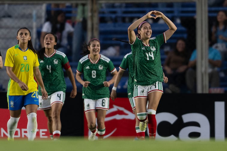 Greta Espinoza en festejo de gol, durante el partido de preparación de la Selección Mexicana Femenil contra Brasil - Foto: Imago7