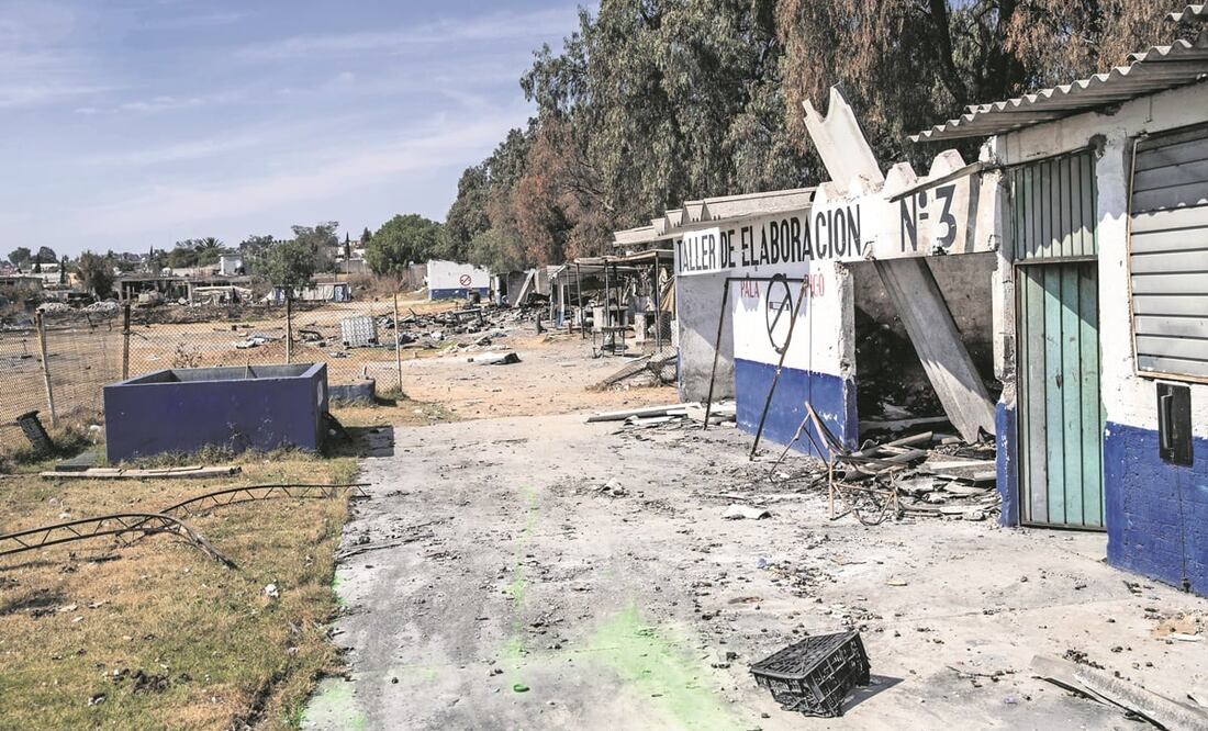 El 20 de diciembre de 2016, una fuerte explosión en cadena acabó con 300 puestos del tianguis de pirotecnia de San Pablito. Fotos: Germán Espinosa. EL UNIVERSAL