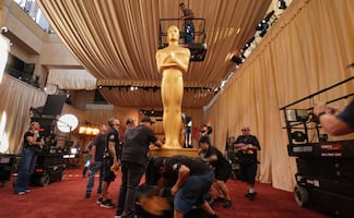 Premios Oscar 2026: Hollywood acelera su metamorfosis entre el rugir de grúas y la pausa de curiosos