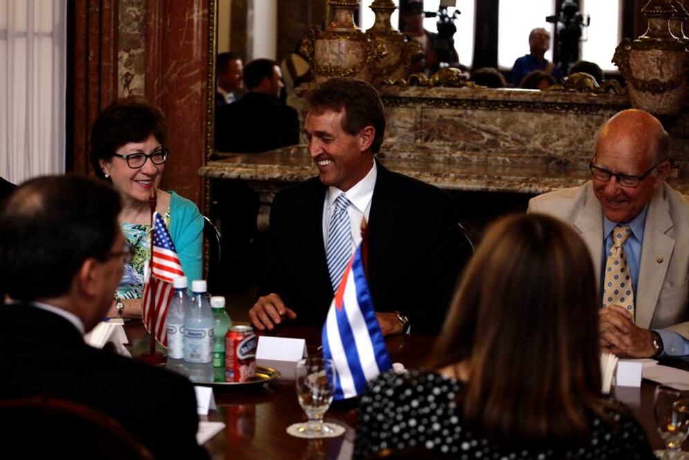 Senadores de EU se reúnen con líderes cubanos