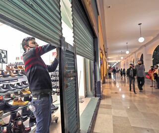 Locatarios del Edomex acatan las restricciones 