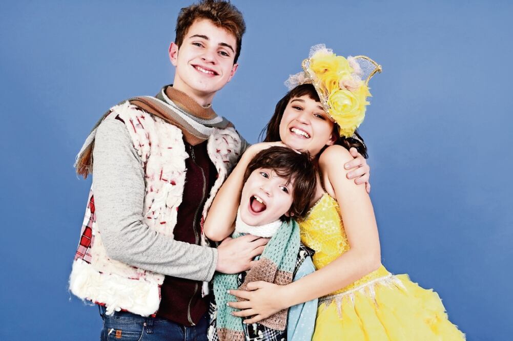 Chiara Francia (al centro) protagoniza Heidi bienvenida a casa. (JENIFER NAVA. EL UNIVERSAL)