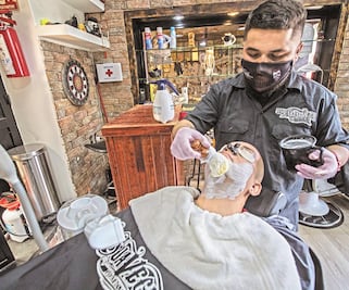 Suman negocios a lista de actividades esenciales en capital