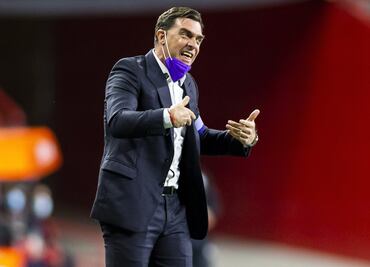 Pablo Guede se acerca al León