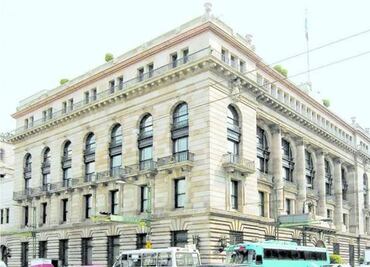 Mexico cenbank follows Fed hike in lock-step to support peso