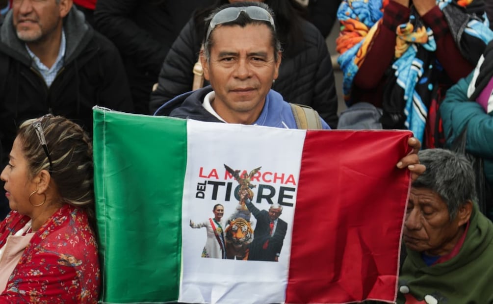 Simpatizantes de Morena y la 4T en la plancha del Zócalo de la CDMX para el festejo a 7 años de la Cuarta Transformación (06/12/2025). Foto: Carlos Mejía / EL UNIVERSAL