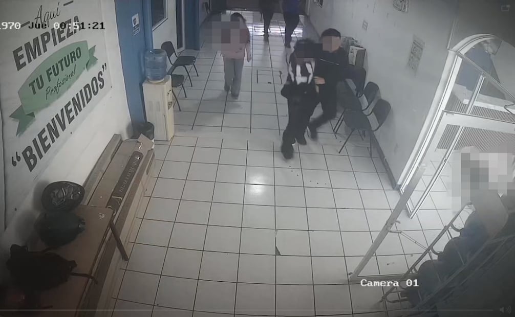 Compañeros detuvieron y desarmaron a Osmar tras asesinar a docentes. | Foto: Especial.
