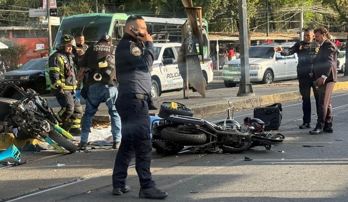 Muere motociclista en Tlalpan; accidente en Renato Leduc deja otro herido. Foto: Especial