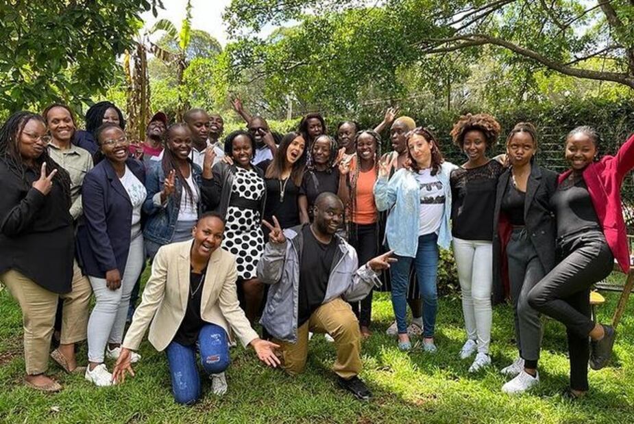 La misión humanitaria de Salma Hayek. Fuente: Instagram @salmahayek