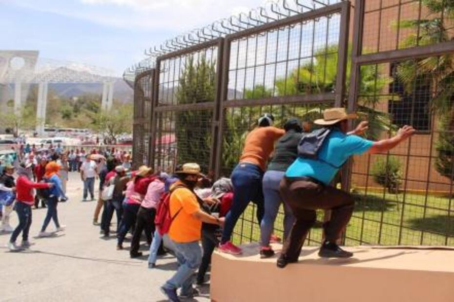 Protestan contra reforma educativa en 4 estados