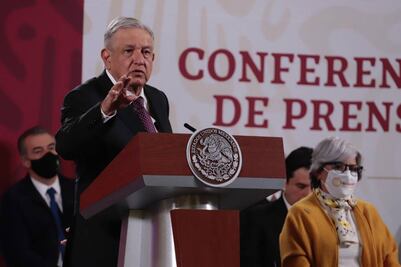 AMLO emite decreto para adelantar la mitad del aguinaldo a burócratas