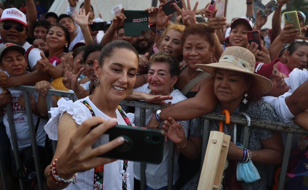 Claudia Sheinbaum y Javier May encabezaron el cierre de campaña de Tabasco en la plaza de la Revolución de Villahermosa ante miles de simpatizantes de la coalición Sigamos Haciendo Historia. Foto: Diego Simón / EL UNIVERSAL